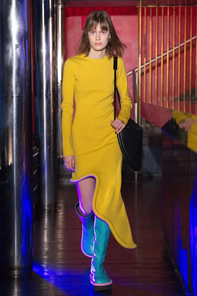 Look 37